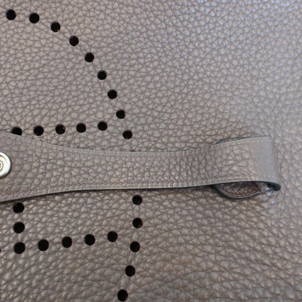 AUTHENTIC HERMES EVELYNE GM Chocolate brown clemence leather crossbody - Picture 3 of 15